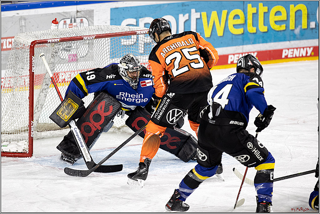 PENNY DEL;  Koelner Haie - Grizzlys Wolfsburg; Koeln, 25.11.2021